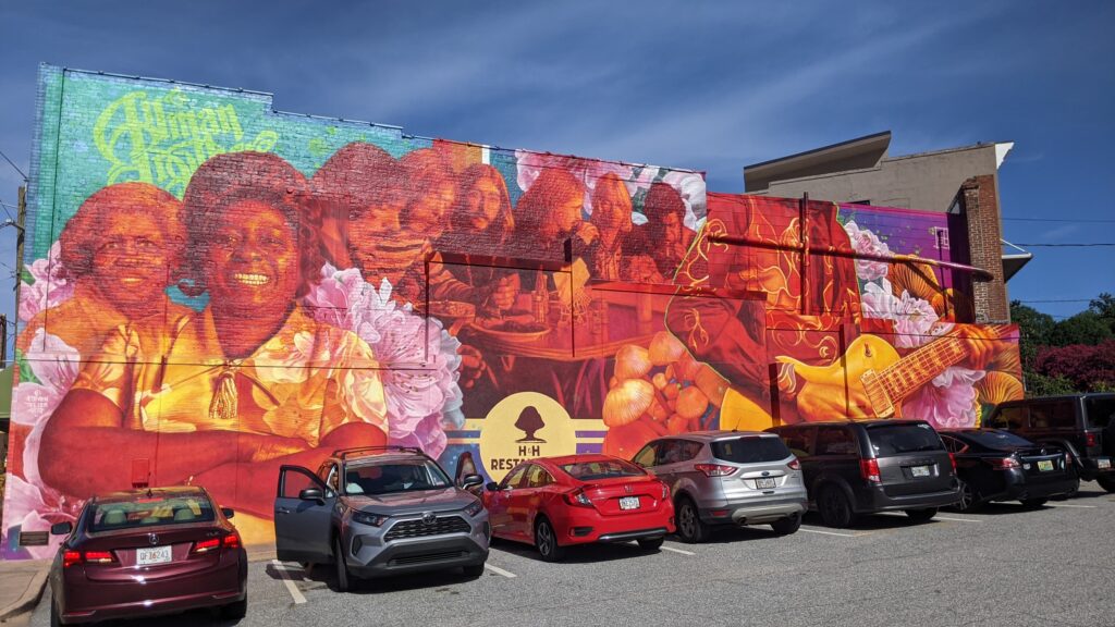 H&H Restaurant mural. (Rebecca Deurlein)
